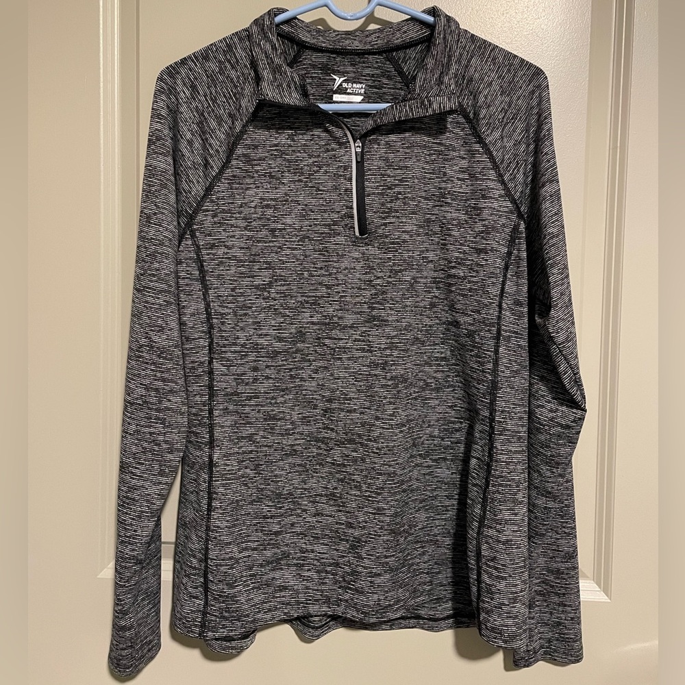 Old Navy Active Quarter-Zip Pullover women’s size large in gray color never worn